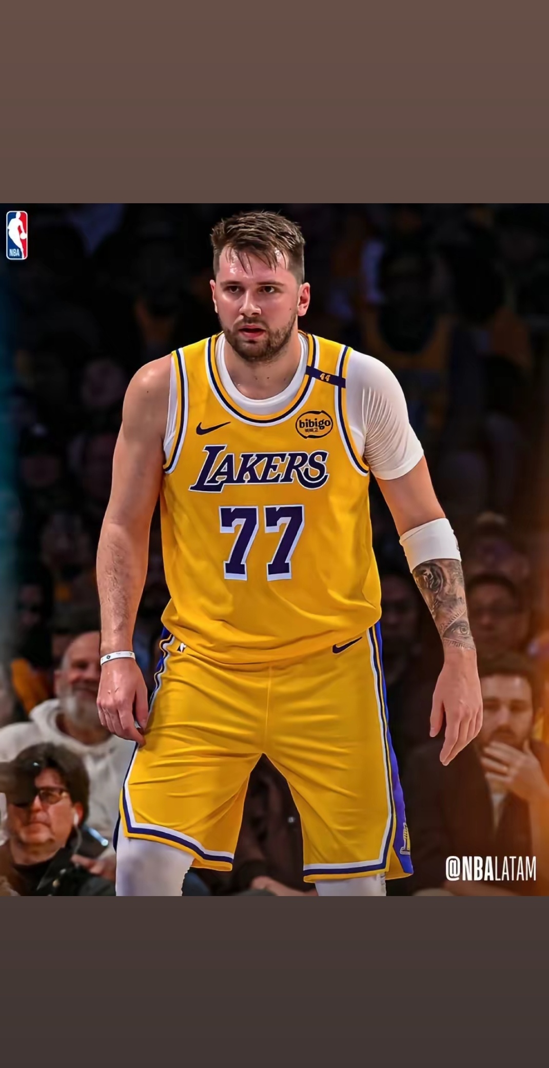 包含菲尼克斯太阳迎NBA季后赛关键赛，今夜造点机会，媒体盛赞，身体对抗强度拉满的词条