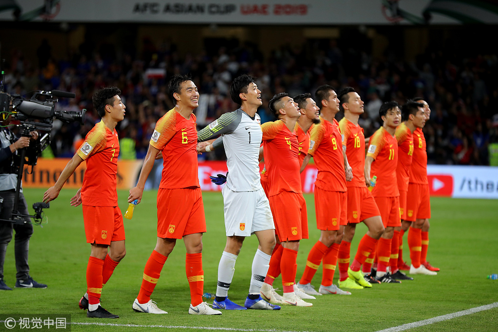 包含集结日中超传出新动向；芝加哥公牛内部沟通；管理层表态：更衣室稳定；身体对抗强度拉满的词条