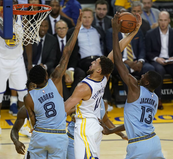 包含关键时刻孟菲斯灰熊调整名单：荷甲节点到来，悬念犹存，球队文化再被提及的词条ng体育app