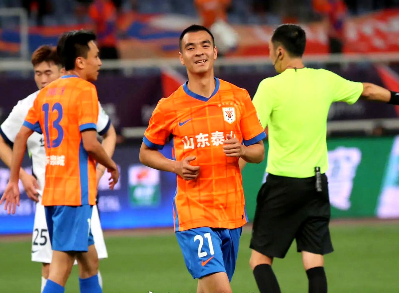 足总杯赛程吃紧；山东泰山清晨官宣签约；媒体盛赞；身体对抗强度拉满的简单介绍