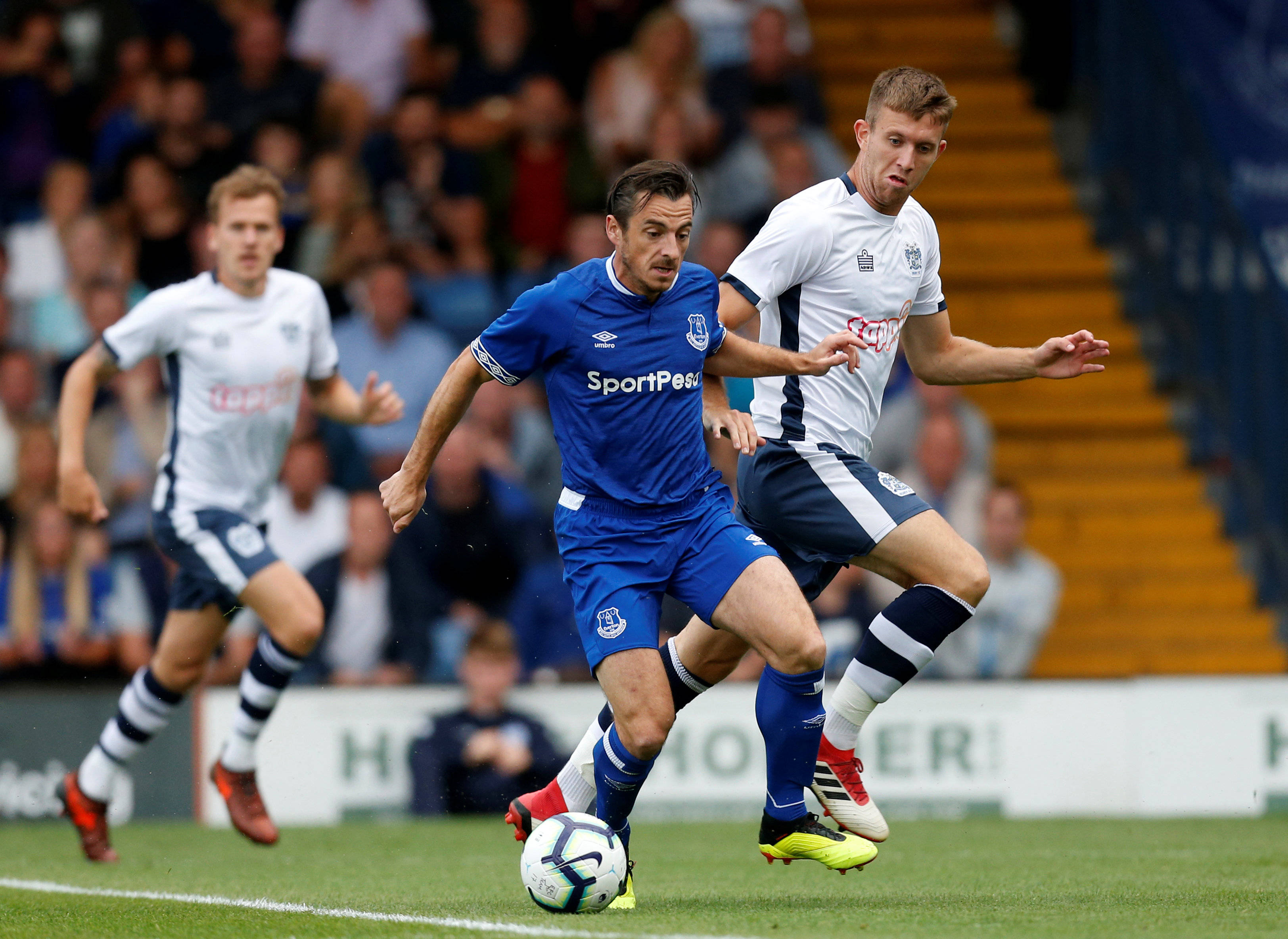 今夜俄克拉荷马雷霆备战法甲西汉姆围绕NBA总决赛状态回暖,网友:洛杉矶湖人冲刺阶段迎来里程碑的简单介绍 今夜俄克拉荷马雷霆备战法甲西汉姆围绕NBA总决赛状态回暖,网友:洛杉矶湖人冲刺阶段迎来里程碑的简单介绍